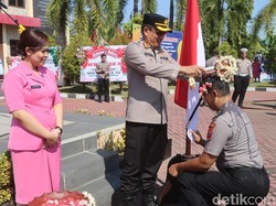 AKBP Wisnu Wardana Pimpin Kenaikan Pangkat 36 Anggota Polres Probolinggo