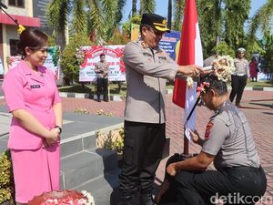 AKBP Wisnu Wardana Pimpin Kenaikan Pangkat 36 Anggota Polres Probolinggo AKBP Wisnu Wardana Pimpin Kenaikan Pangkat 36 Anggota Polres Probolinggo