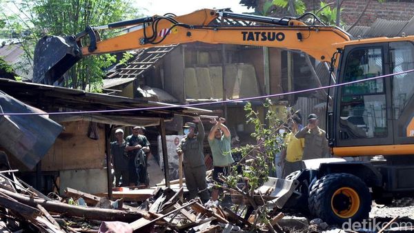 Relokasi Pasar Pacar Keling Surabaya