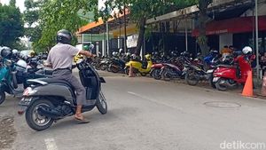 Potret Rumah Tinggal Jadi Tempat Usaha di Makassar yang Picu Parkir Liar