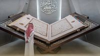 Salinan Al-Quran Terbesar Dipamerkan di Distrik Budaya Hira, Makkah