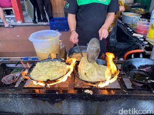 Video: Nasi Telur Komplet Rp 20 Ribuan yang Viral di Bekasi Video: Nasi Telur Komplet Rp 20 Ribuan yang Viral di Bekasi