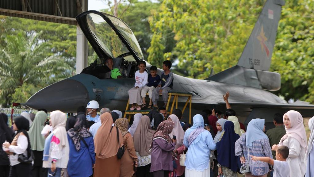 Serunya Liburan Sambil Kenal Alutsista di Lanud Sultan Iskandar Muda Aceh Serunya Liburan Sambil Kenal Alutsista di Lanud Sultan Iskandar Muda Aceh