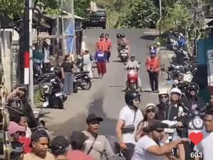 Viral 3 Bule Ribut-ribut dan Pukuli Warlok Nusa Penida Viral 3 Bule Ribut-ribut dan Pukuli Warlok Nusa Penida