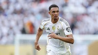 Trent Alexander-Arnold, bek sayap Madrid, membuat assist perdananya untuk Los Blancos saat melawan Juventus. (Foto: FIFA via Getty Images/Michael Regan - FIFA)