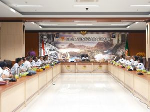 Buntut Pungutan SMAN 5 Kupang, Wagub NTT Panggil Semua Kepsek Buntut Pungutan SMAN 5 Kupang, Wagub NTT Panggil Semua Kepsek