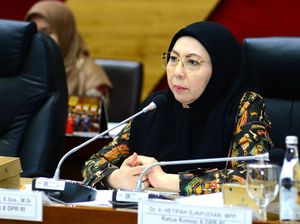 Legislator Gerindra Himmatul Aliyah Suarakan Aspirasi Dosen Non-ASN Legislator Gerindra Himmatul Aliyah Suarakan Aspirasi Dosen Non-ASN