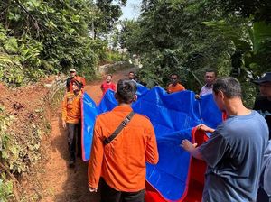 Tanah Longsor Terjadi di Klapanunggal Bogor, 16 Rumah Warga Terancam Tanah Longsor Terjadi di Klapanunggal Bogor, 16 Rumah Warga Terancam