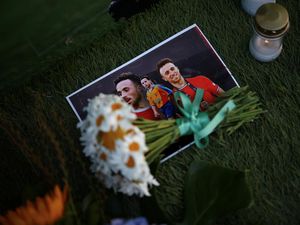 Video: Peserta Euro 2025 Wanita Mengheningkan Cipta untuk Diogo Video: Peserta Euro 2025 Wanita Mengheningkan Cipta untuk Diogo