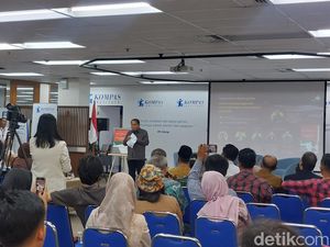 Hakim MK Soroti Generasi Muda Instan, Nonton Video Pendek Berasa Jadi Ahli