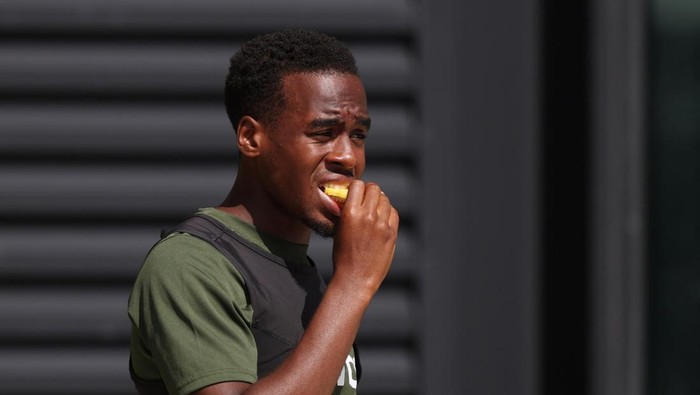 Soccer Football - FIFA Club World Cup - Borussia Dortmund Training - Florida Blue Training Center, Fort Lauderdale, Florida, U.S. - June 16, 2025 Borussia Dortmunds Jamie Bynoe-Gittens during training REUTERS/Hannah Mckay
