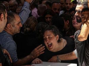 Ketakutan Umat Kristen Suriah Usai Bom Bunuh Diri di Gereja Ketakutan Umat Kristen Suriah Usai Bom Bunuh Diri di Gereja