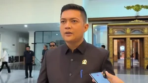 Hafiz Minta Disdik Upayakan Kasus Adu Jotos Guru-Murid di Jambi Damai