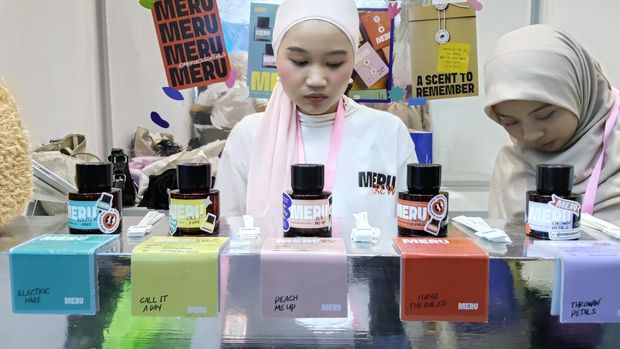 Kini parfum lokal kian semerbak di pasar wewangian, tak kalah dari parfum import. Sejumlah parfum lokal hadir di Jakarta X Beauty 2025 dan siap kamu eksplorasi.