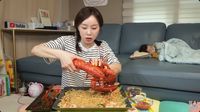 8 Kreasi Indomie Nikmat ala YouTuber, Ifumie hingga Topping Lobster