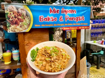 Mie Ayam Pak Loso Menteng: Murah, Nikmatnya Bikin Nagih!