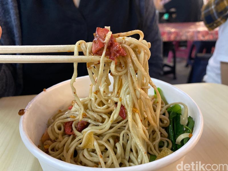 Pad Mie Siram, pad Thai di Blok M Square