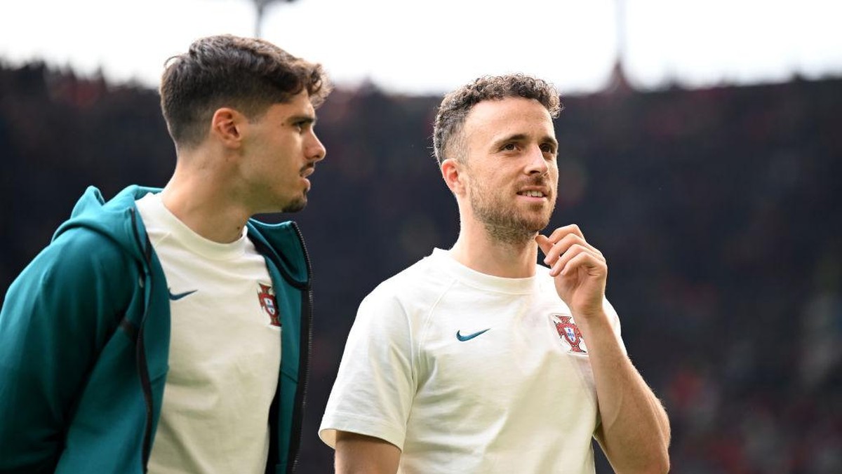 Pedro Neto lagi terpukul usai kehilangan Diogo Jota, bisa absen lawan Palmeiras (UEFA via Getty Images/Michael Regan - UEFA)