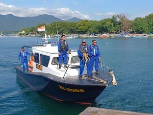 Sinergi Polda Bali-Berbagai Unsur SAR Cari Korban KMP Tunu Pratama Jaya Sinergi Polda Bali-Berbagai Unsur SAR Cari Korban KMP Tunu Pratama Jaya