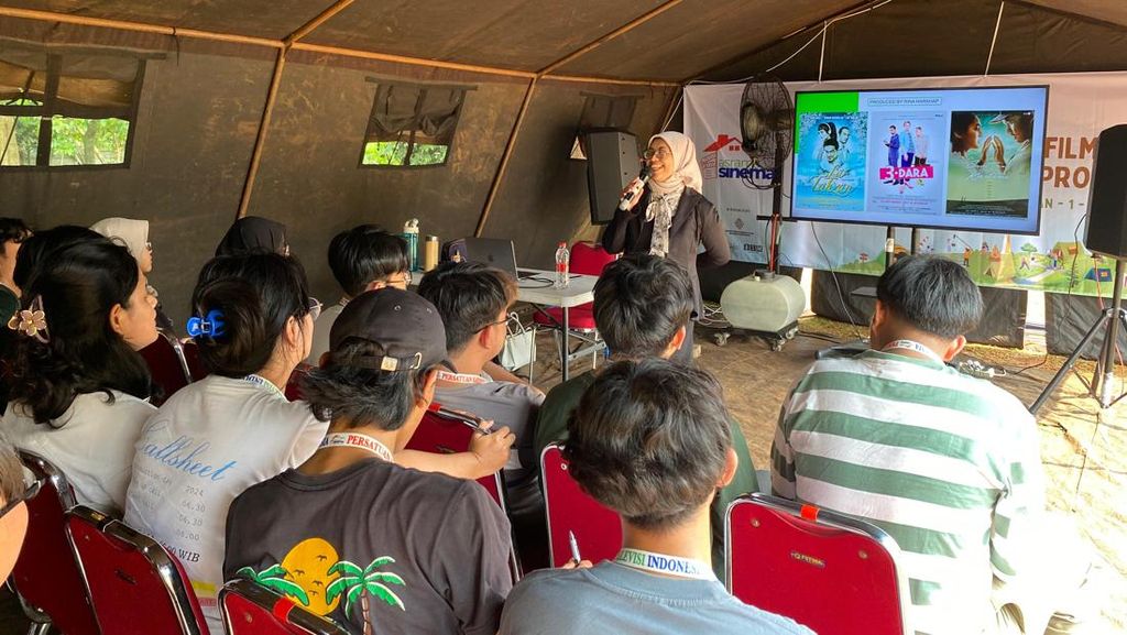 Potret Puluhan Siswa Ikut Workshop Pembuatan Film di Ragunan Potret Puluhan Siswa Ikut Workshop Pembuatan Film di Ragunan