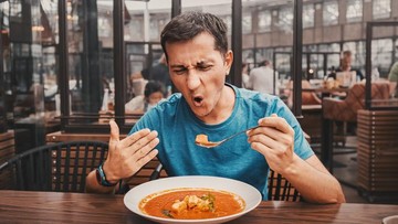 Nasi Kotak Raib, Pencuri Merana Menuai Karma Instan.