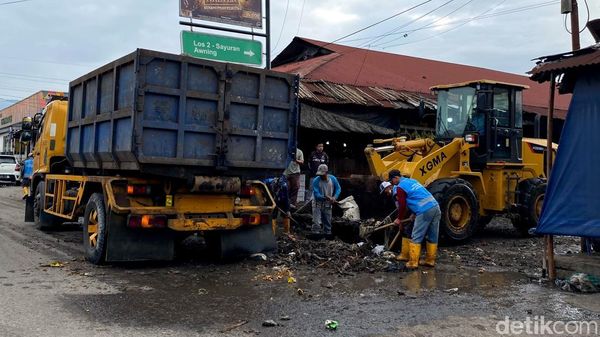 Gunungan Sampah di Pasar Gedebage yang Mulai Lenyap