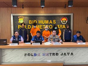 Polisi Bongkar Investasi Bodong Modus Love Scamming, Korban Rugi Rp 423 Juta Polisi Bongkar Investasi Bodong Modus Love Scamming, Korban Rugi Rp 423 Juta