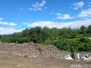 Warga Desak Penutupan TPA Ilegal di Buleleng, Bikin Anak Sakit-Asma Kambuh Warga Desak Penutupan TPA Ilegal di Buleleng, Bikin Anak Sakit-Asma Kambuh