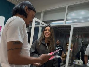 Seniman Visual Alipjon Gelar Pameran Pawn Strip, Didukung Raisa-Bucek Depp Seniman Visual Alipjon Gelar Pameran Pawn Strip, Didukung Raisa-Bucek Depp