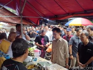 Kala Gibran Blusukan di Bali: Nonton PKB-Borong Bubur 10 Bungkus Kala Gibran Blusukan di Bali: Nonton PKB-Borong Bubur 10 Bungkus