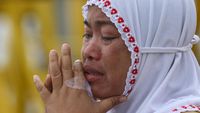 Haru, Tabur Bunga untuk Korban KMP Tunu Pratama Jaya di Selat Bali