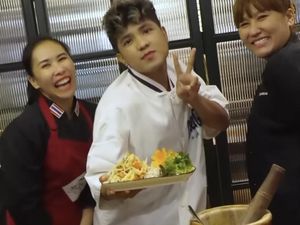 Keseruan Jirayut saat Ditantang Masak Makanan Thailand Keseruan Jirayut saat Ditantang Masak Makanan Thailand