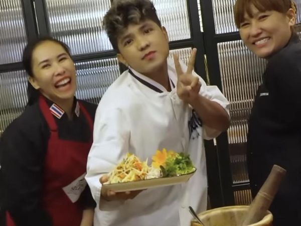 Keseruan Jirayut saat Ditantang Masak Makanan Thailand