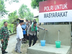 Atasi Krisis Air Bersih, Kapolres Bangkalan Berikan Bantuan Sumur Bor