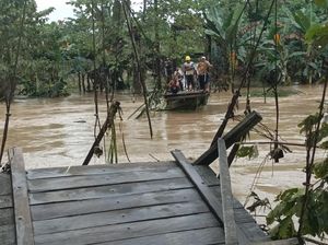 Banjir di Bone Imbas Cuaca Ekstrem, 500 Rumah Terendam-5 Jembatan Putus Banjir di Bone Imbas Cuaca Ekstrem, 500 Rumah Terendam-5 Jembatan Putus