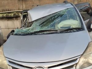 Minibus Ringsek Usai Tabrakan di Tol Jagorawi, Pengemudi Terluka