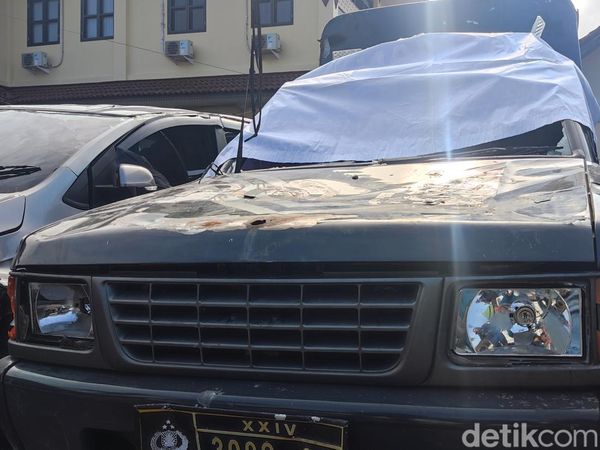 Penampakan Mobil Polisi Dirusak Massa Driver Buntut Kasus Mas-mas Pelayaran