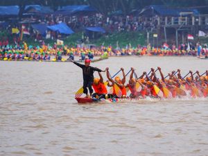 Di Balik Viral Aura Farming, Ada Peran Pawang yang Bikin Jalur di Kuansing Di Balik Viral Aura Farming, Ada Peran Pawang yang Bikin Jalur di Kuansing