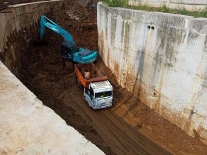 Pemkot Harap Perbaikan Jalan Terdampak Longsor di Batutulis Segera Rampung Pemkot Harap Perbaikan Jalan Terdampak Longsor di Batutulis Segera Rampung