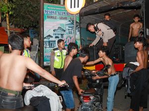 45 Pesilat PSHT Ditangkap Saat Konvoi Pengesahan di Jombang 45 Pesilat PSHT Ditangkap Saat Konvoi Pengesahan di Jombang