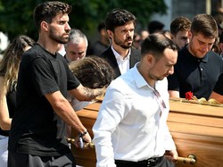 Video: Suasana Pemakaman Diogo Jota, Ruben Neves Angkat Peti Jenazah