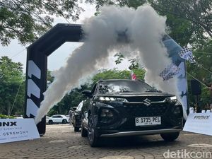 Suzuki Fronx Laris Manis, Salip Toyota Raize dan Honda WR-V Suzuki Fronx Laris Manis, Salip Toyota Raize dan Honda WR-V