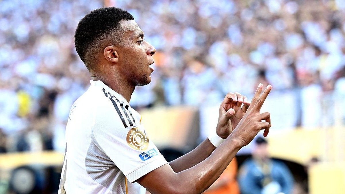 Kylian Mbappe puas Real Madrid menang di laga pertama La Liga musim ini. (Foto: Getty Images/Image Photo Agency)