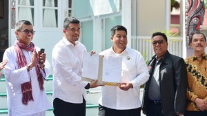 Sempat Ditarik Edy, Rumah Dinas di Samosir Resmi Diberikan Bobby ke Bupati