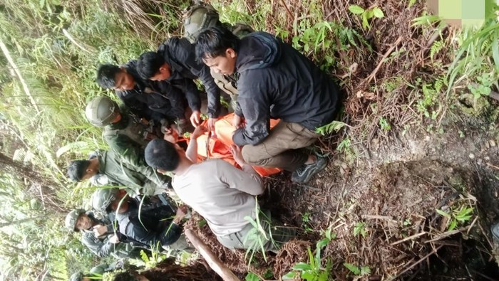 Enus Tipagau Satgas Ops Damai Cartenz menembak mati Komandan Operasi Kelompok Kriminal Bersenjata (KKB) Kodap VIII, Enus Tipagau di Intan Jaya, Papua Tengah.