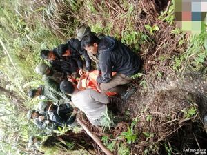 Jejak Kejahatan Komandan KKB Enus yang Ditembak Mati Usai Kabur dari Lapas Jejak Kejahatan Komandan KKB Enus yang Ditembak Mati Usai Kabur dari Lapas