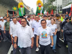 Video: Kemeriahan Festival Jakarta Dalam Warna di Bundaran HI Video: Kemeriahan Festival Jakarta Dalam Warna di Bundaran HI
