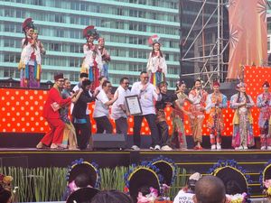Video Ribuan Pesilat-Penari Ramaikan Jakarta Dalam Warna di HI
