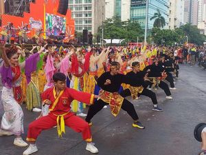 Momen Artis Ikut Unjuk Gigi Seni Silat & Tari di Jakarta dalam Warna Momen Artis Ikut Unjuk Gigi Seni Silat & Tari di Jakarta dalam Warna