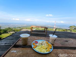 Ngopi di Atas Awan, Menyapa Ciremai dari Kedai Sederhana Ngopi di Atas Awan, Menyapa Ciremai dari Kedai Sederhana